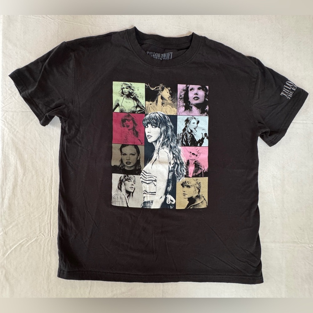 Taylor Swift The Eras Tour Official merch Black T-shirt size Medium